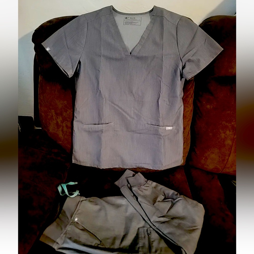 Figs heather grey set size s/sp EUC